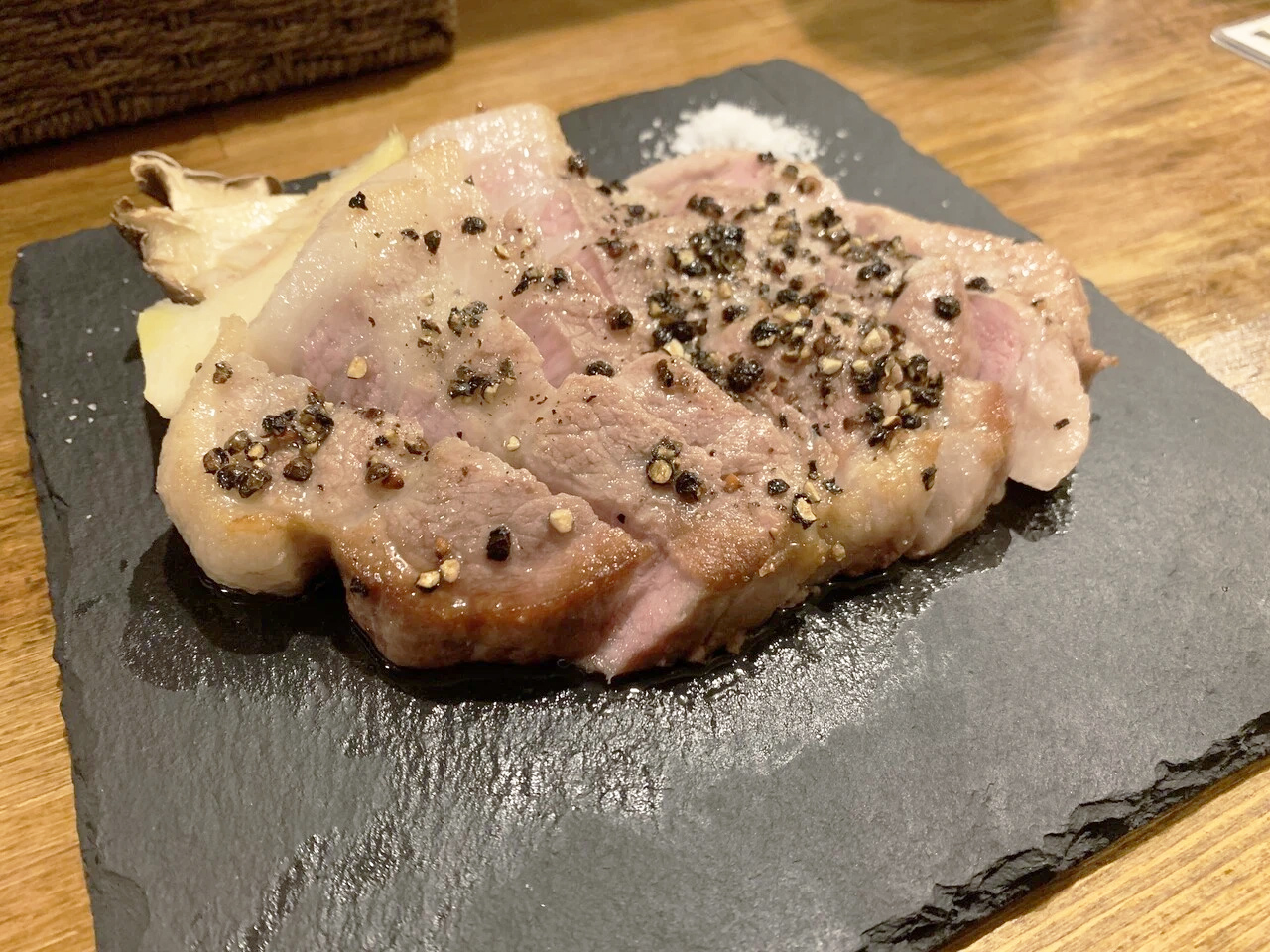 ⑦匠豚のペッパーステーキ1298円