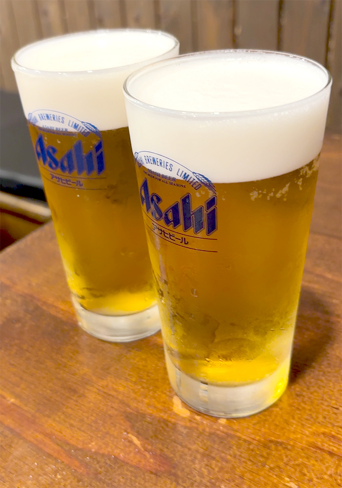 「ホルモンみなみ」本店の生ビール