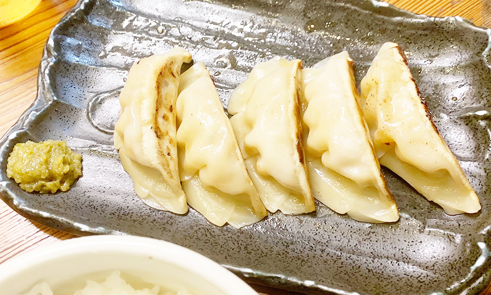 餃子とライスが到着