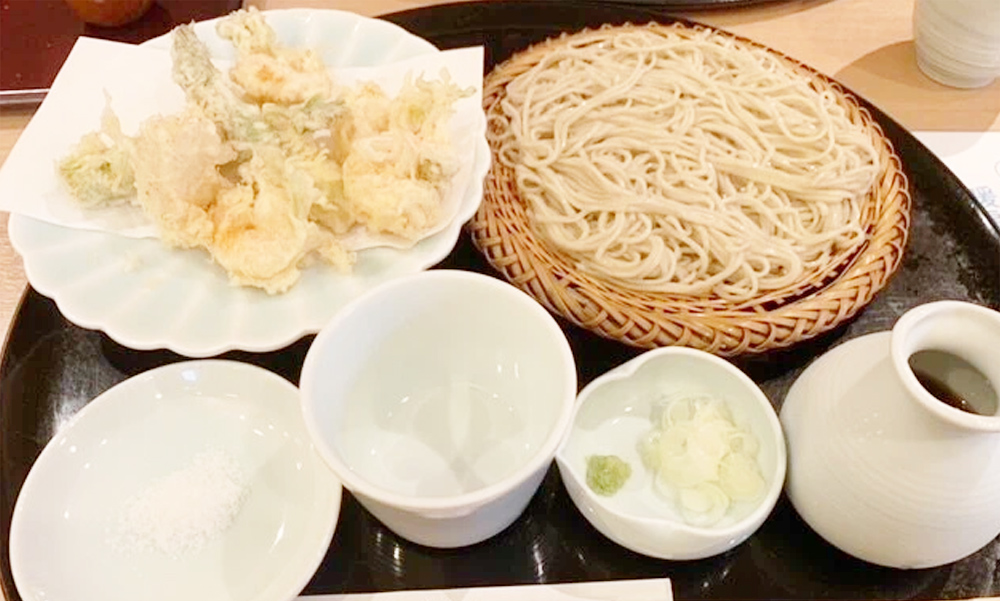 天ぷらが運ばれてきました