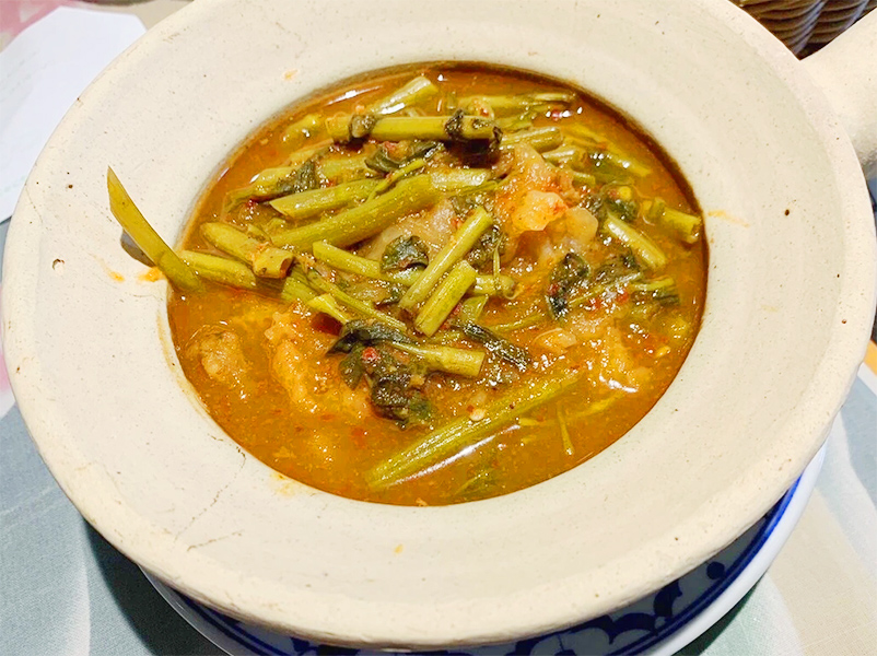 空芯菜のサワーカレー